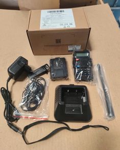 Baofeng UV-5R brand new boxed. 23 euro only. No offers