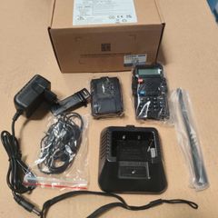 Baofeng UV-5R brand new boxed. 23 euro only. No offers