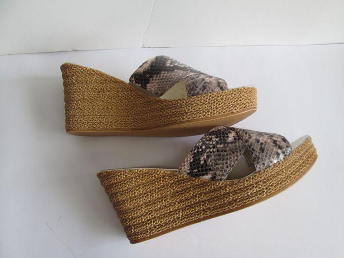 clothes shoes