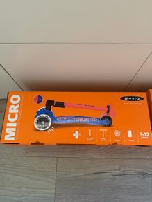 New - Maxi Micro Scooter Foldable LED: Navy/Orange