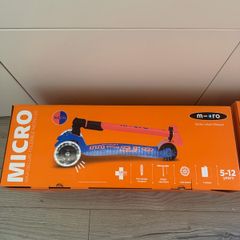 New - Maxi Micro Scooter Foldable LED: Navy/Orange