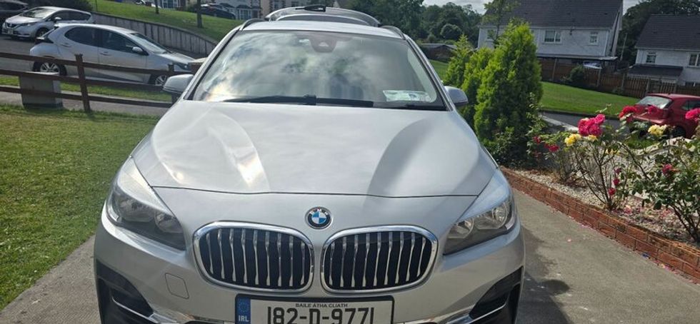 BMW 2-Series 2018 Luxury Model 7seater Automatic