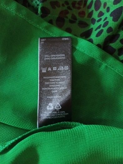 V by  Very Animal Print  Green Dress.  S.20.   B.N.W.T