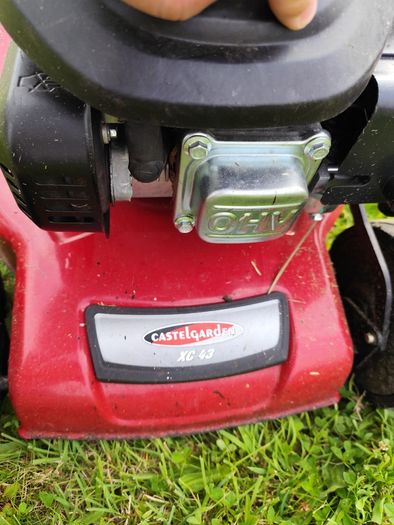 Castelgarden XC 43 petrol lawnmower with a reliable STIGA engine.