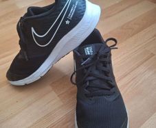 Trainers/NIKE Star Runners Size 5.5 UK .. 38.5 EU .. Price Drop