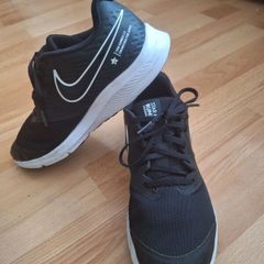 Trainers/NIKE Star Runners Size 5.5 UK .. 38.5 EU .. Price Drop