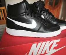 Nike ebernon mid