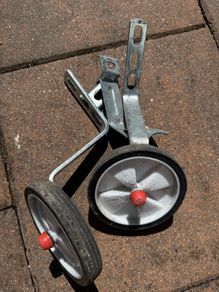 kids bike side wheels