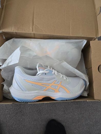 Ladies padel shoes size 37 UK 4. New in box