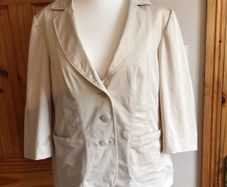 Betty Barclay Ladies Beige Lightweight Blazer Size 20 includes postage
