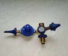 Balloon gas valve