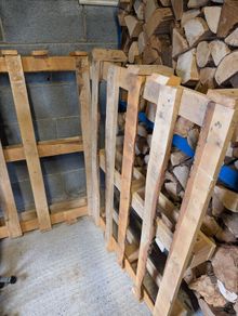 Free wooden pallets