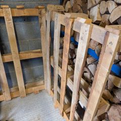 Free wooden pallets