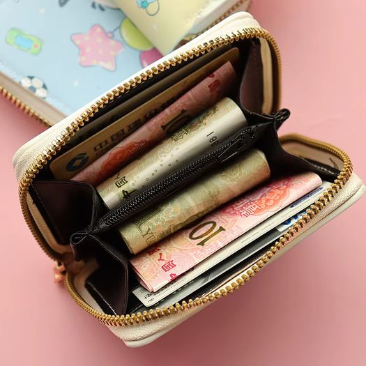 Anime Pokemon Pikachu Wallet PU Cute Cartoon Fashion Coin Purse Compact Zip Wallet Card Holder Mini Coin Purse Children's Gifts