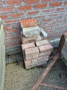 110 cobble lock bricks  200mm x 100mm or 8" x 4"