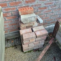 110 cobble lock bricks  200mm x 100mm or 8" x 4"