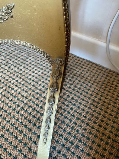 Late 19th-century oval cheval free-standing dressing mirror.