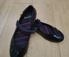Bootleg Girl's Shoes Size 3