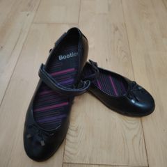 Bootleg Girl's Shoes Size 3