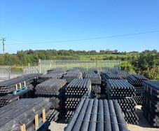 Rubber fencing stakes