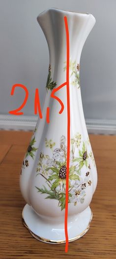 1970s Vintage Royal Tara Fine Bone China Small Flower Bud Vase