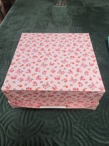 Cardboard cake box