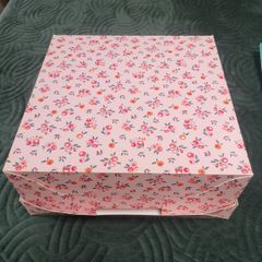 Cardboard cake box