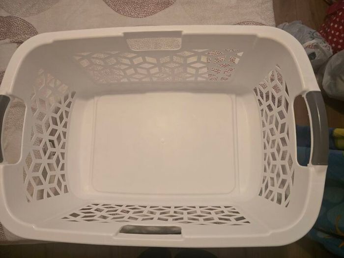 Laundry basket (Reserved)