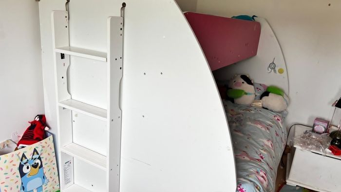 Kids bunk bed with storage drawer and build in bookshelf including two mattresses