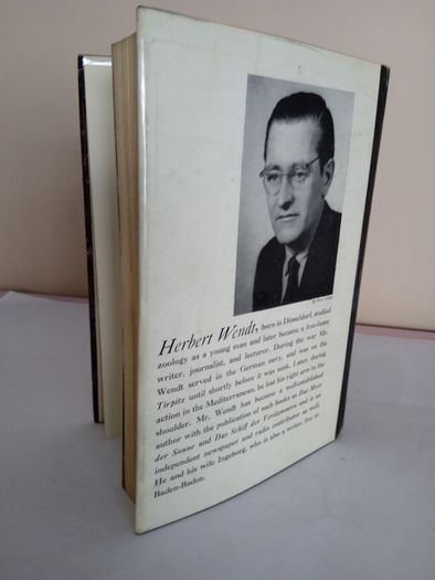 In Search of Adam: The Story of Man's Quest for the Truth about His Earliest Ancestors by Herbert Wendt. Translated from the German by James Cleugh (GT110)
