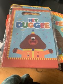 Hey duggee party bits