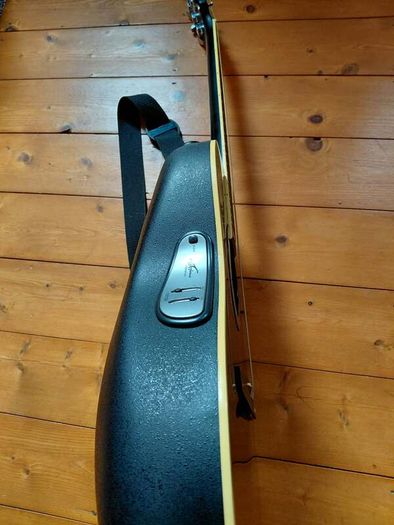 Semi Acoustic Guitar