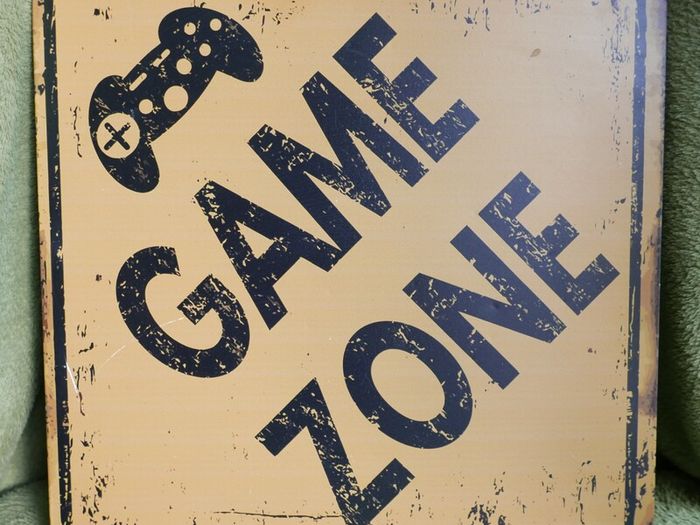 Game Zone Metal Wall Sign