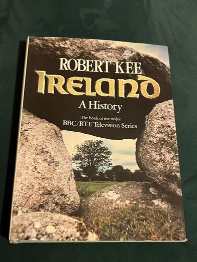 Vintage Ireland - A History book by Robert Kee