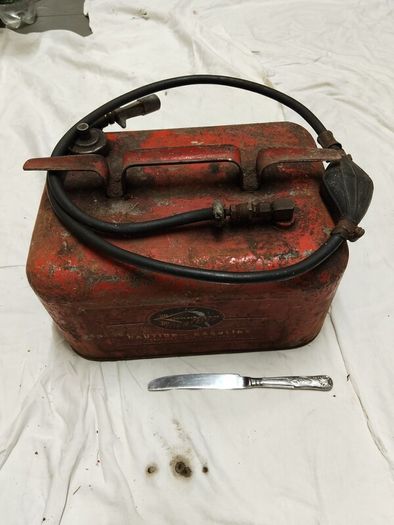 Vintage Mercury Outboard Motor 6hp and Mercury Fuel Tank