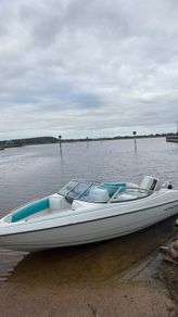 18ft bow rider boat