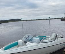 18ft bow rider boat