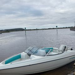 18ft bow rider boat