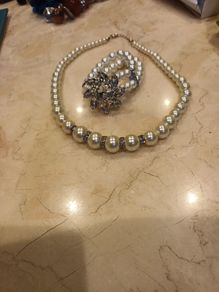 Pearl Necklace & Bracelet With Stone Pattern. . -   New.