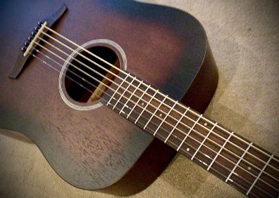 Vintage Statesboro acoustic guitar - as new