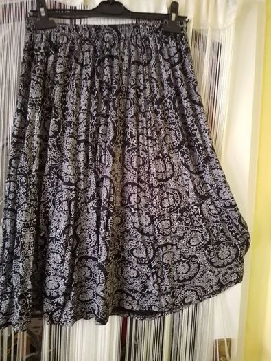 Price Drop Ladies skirts 14 5 euros