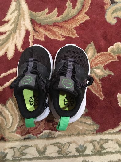 Nike Runners size EU-19,5  UK-3,5