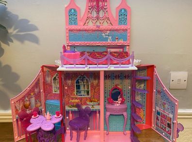 Barbie Mariposa Playset doll house