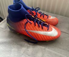 soccer shoes