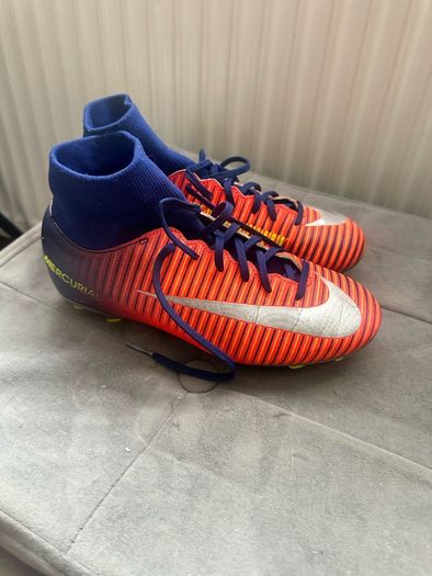soccer shoes