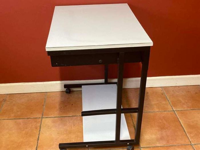 Study Desk with Pull-Out Keyboard/Work Tray & Wheels