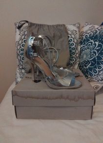 High heel sandals