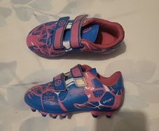 kids football boots