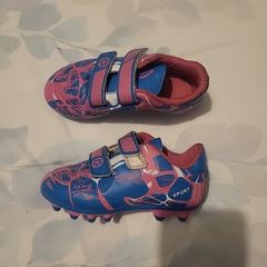 kids football boots