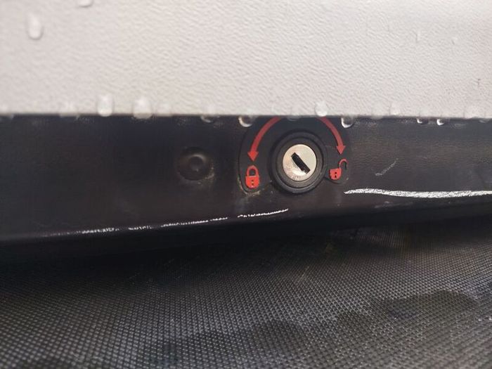 Thule exodus roof box